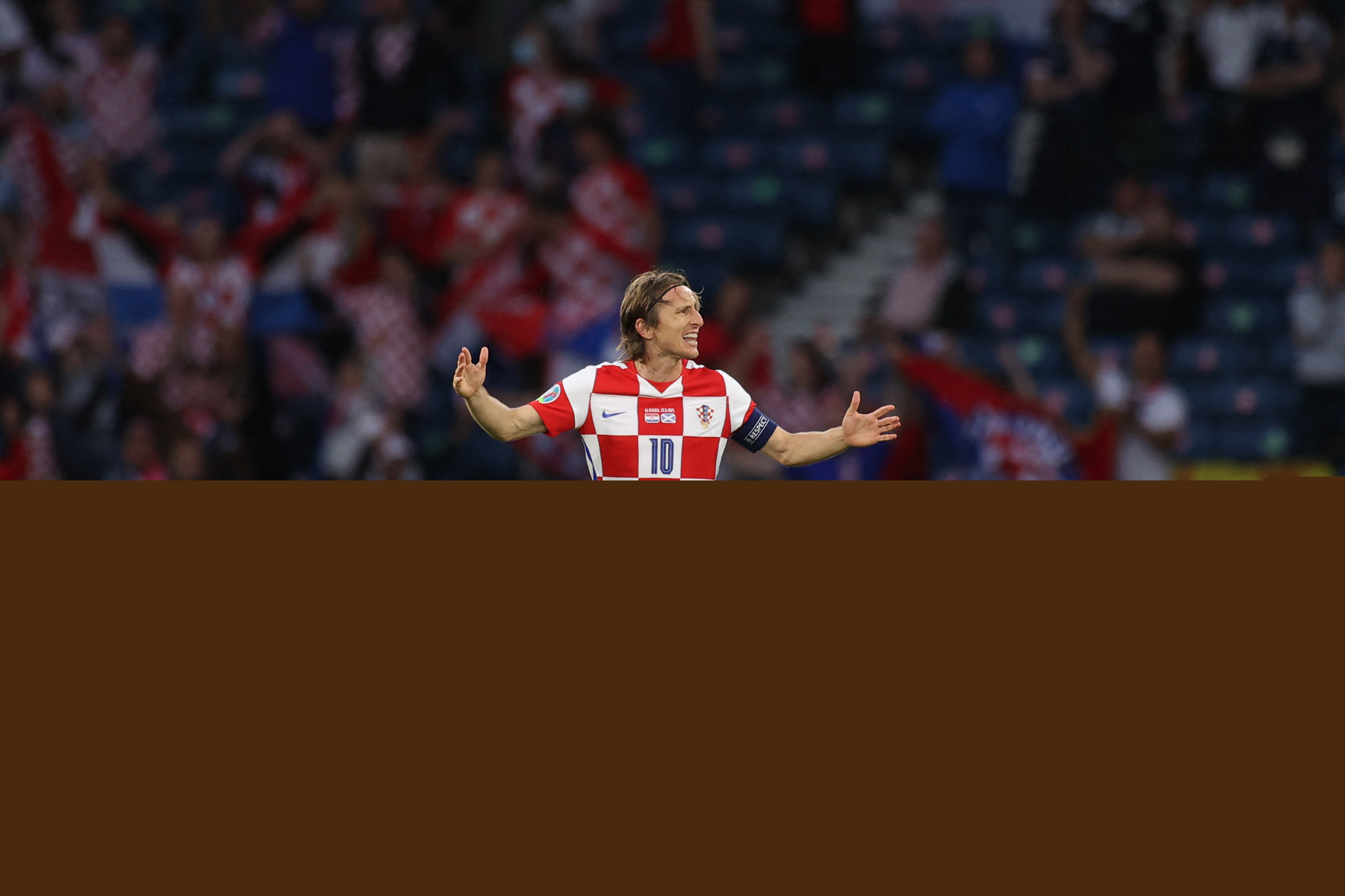 LPL黑马夺冠成功！Tarzan火影四杀，五年生涯终圆梦，BLG全面溃败