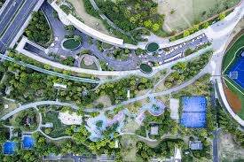 德扑锦标赛：筹码压力下的错误决策。（德扑赛场：筹码压力诱发的决策失误）